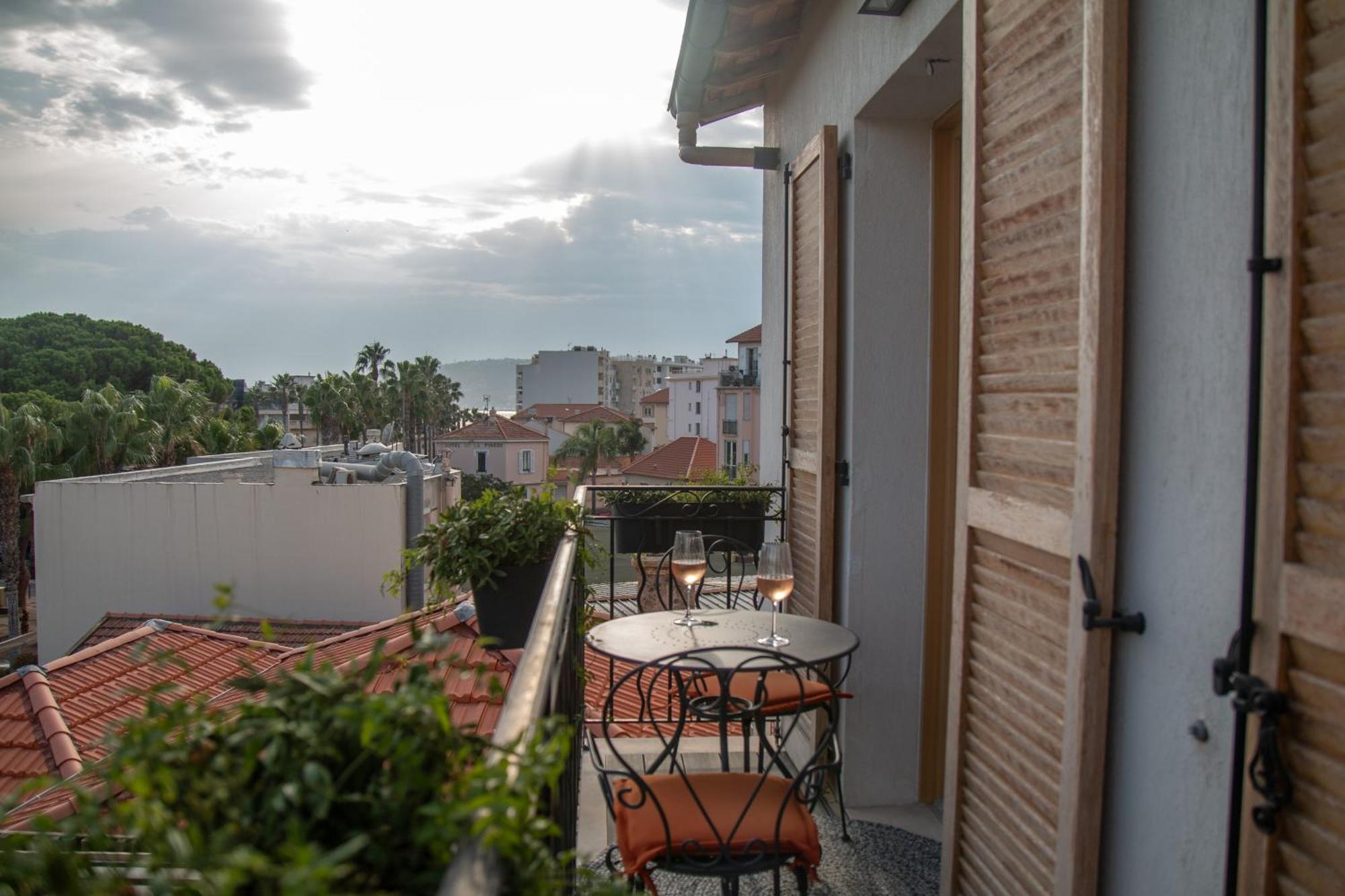 Unique Boutique Hotel Antibes Juan-Les-Pins מראה חיצוני תמונה
