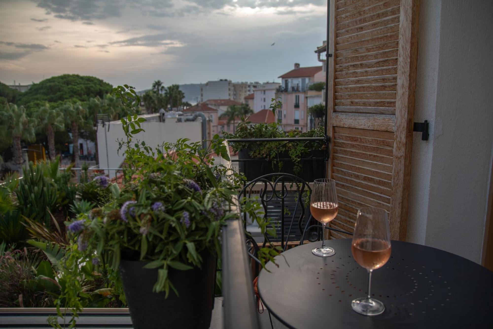 Unique Boutique Hotel Antibes Juan-Les-Pins מראה חיצוני תמונה